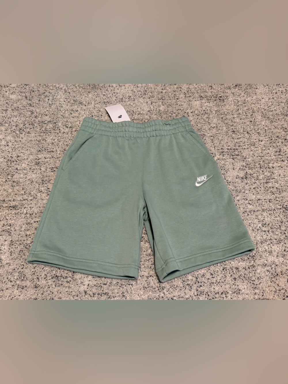 Nike boys shirt size large nwt